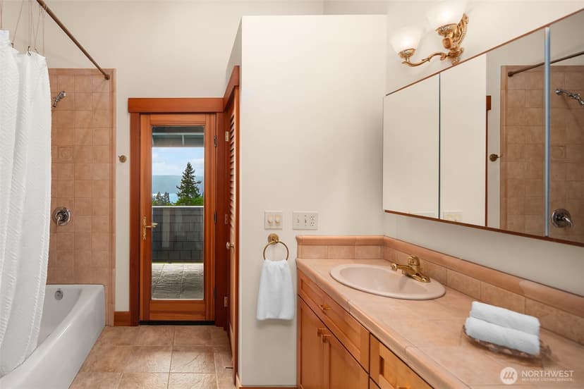 Property photo for 18005 Thorsen Road SW, Vashon photo 21