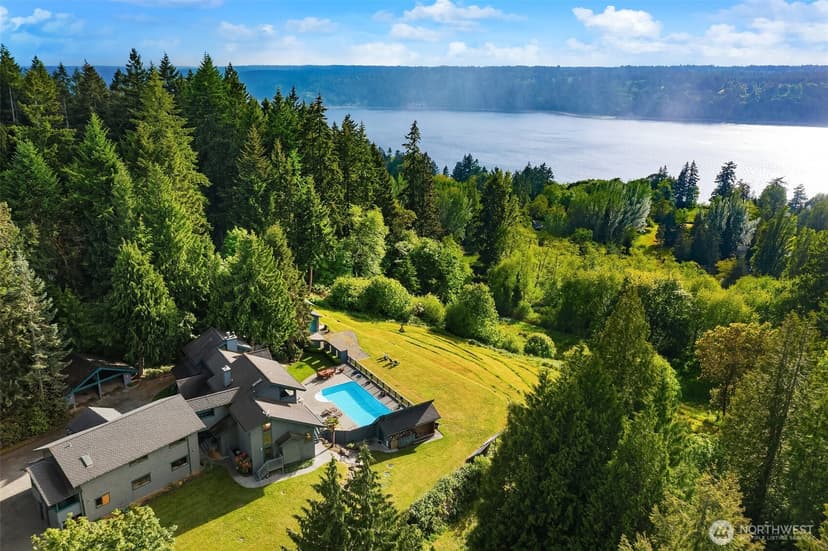 Property photo for 18005 Thorsen Road SW, Vashon