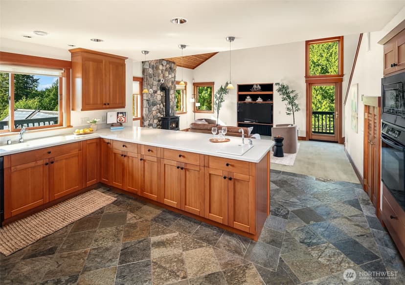 Property photo for 18005 Thorsen Road SW, Vashon photo 13