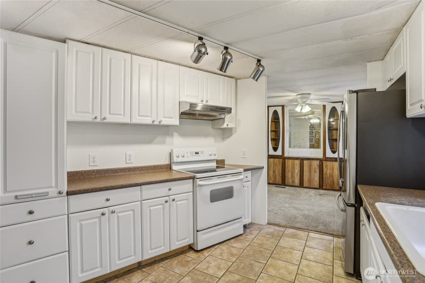 Property photo for 10132 228th Place SE, Woodinville photo 9
