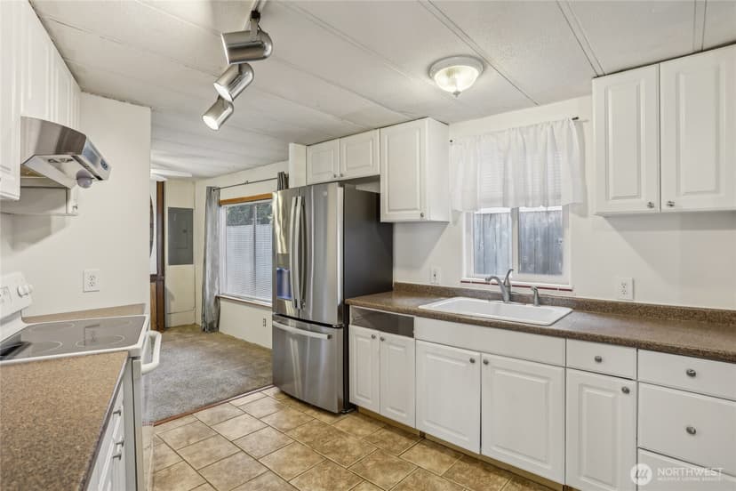Property photo for 10132 228th Place SE, Woodinville photo 11
