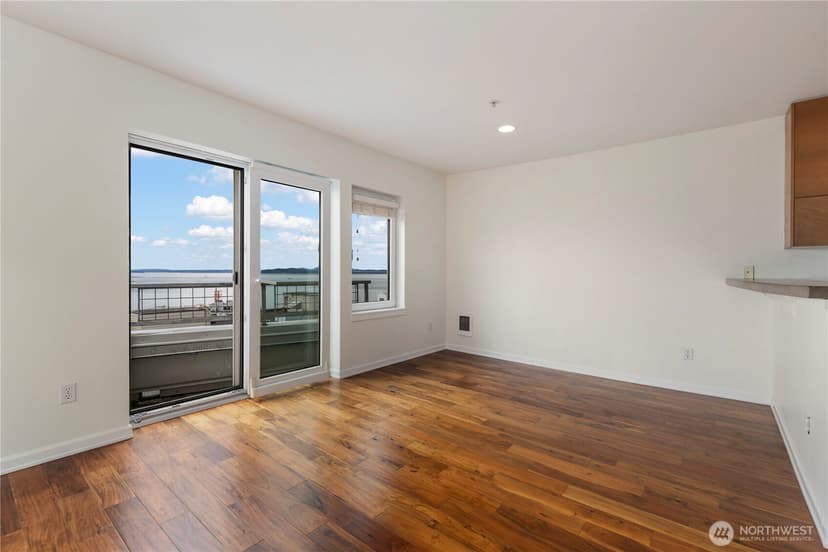 Property photo for 2440 Western Avenue #807, Seattle photo 12