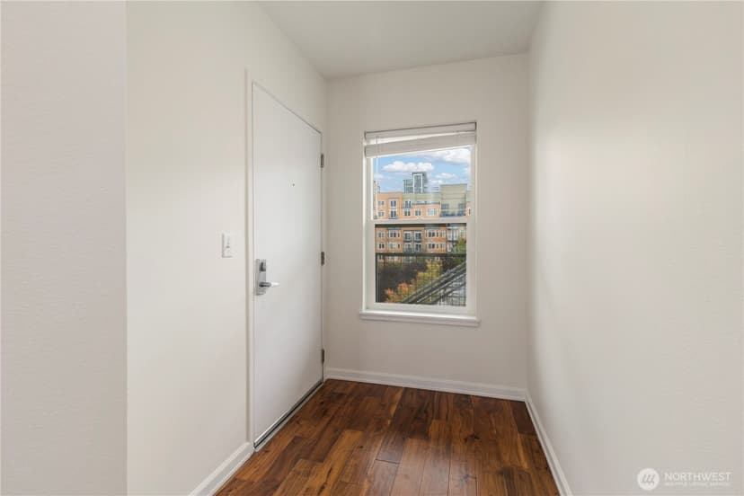 Property photo for 2440 Western Avenue #807, Seattle photo 5