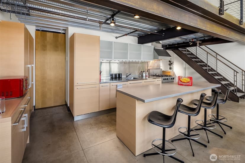Property photo for 1310 E Union Street #401, Seattle photo 6