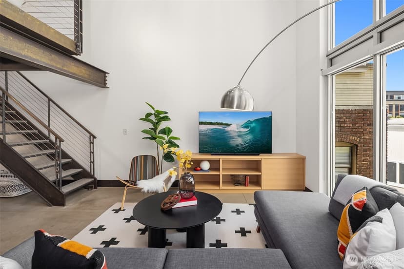 Property photo for 1310 E Union Street #401, Seattle photo 4