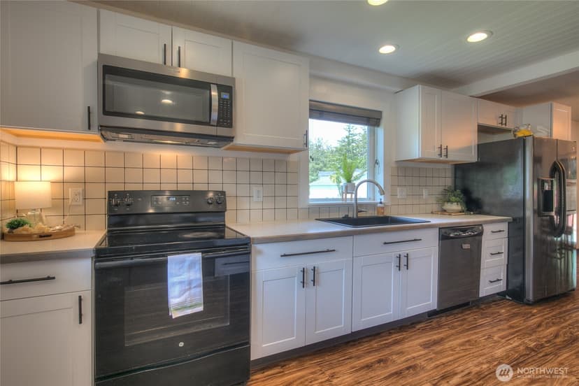Property photo for 872 Albion Avenue SE, Ocean Shores photo 13