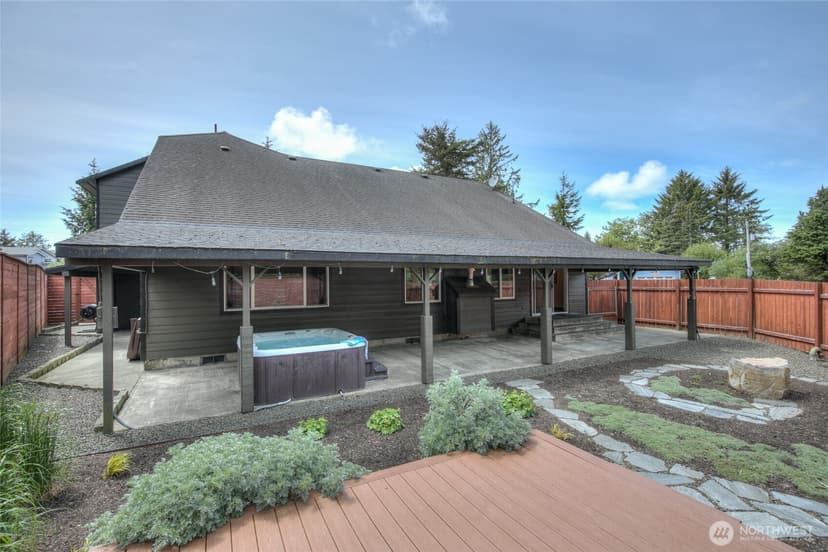 Property photo for 872 Albion Avenue SE, Ocean Shores photo 34