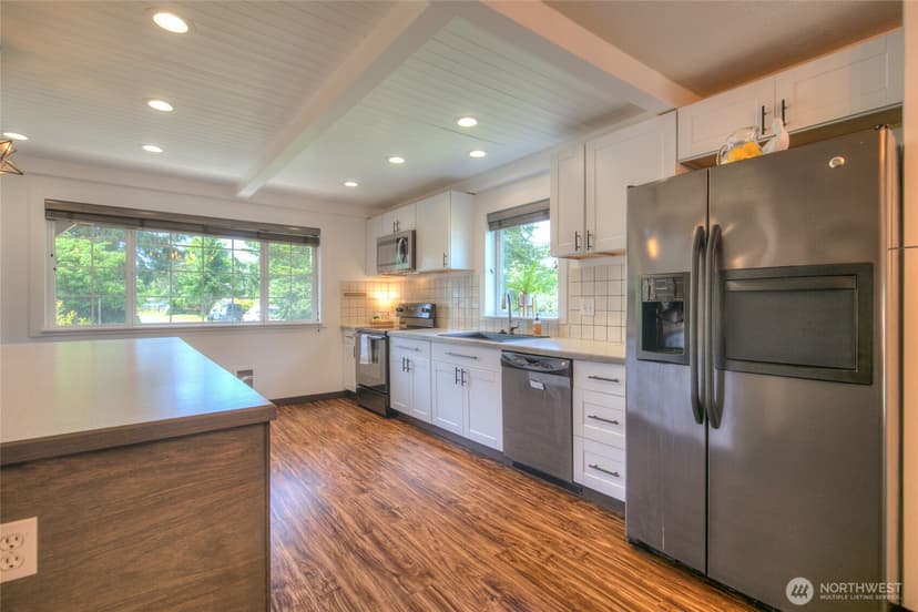 Property photo for 872 Albion Avenue SE, Ocean Shores photo 10