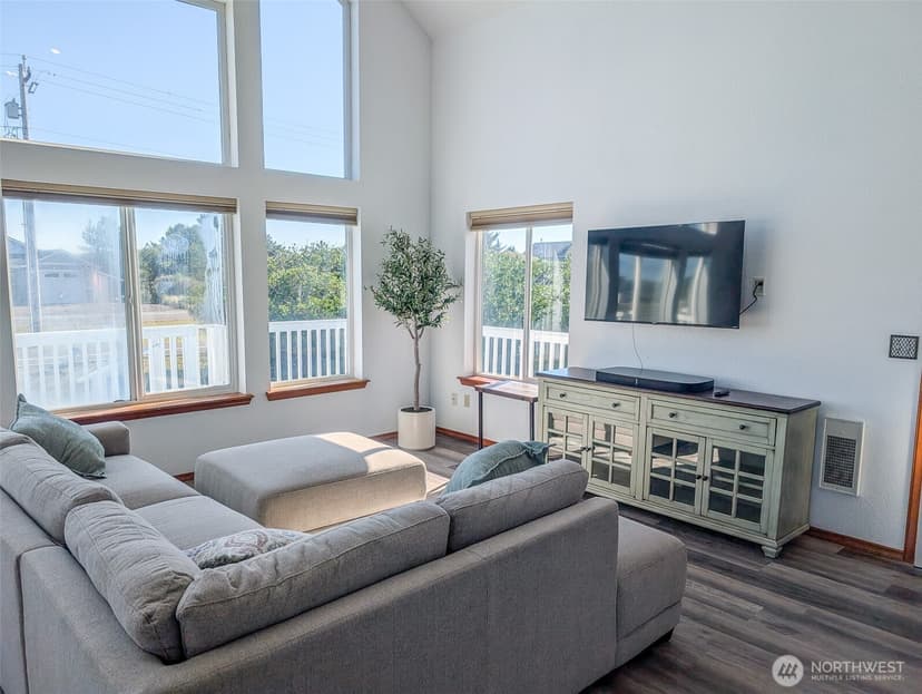 Property photo for 1249 E Ocean Shores Boulevard SW, Ocean Shores photo 8