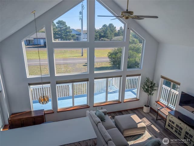 Property photo for 1249 E Ocean Shores Boulevard SW, Ocean Shores photo 4