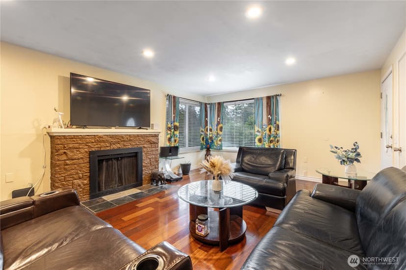 Property photo for 15819 42nd Avenue S, Tukwila photo 8
