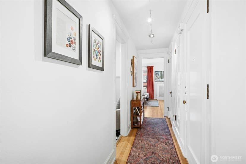 Property photo for 100 W Highland Drive #404, Seattle photo 9
