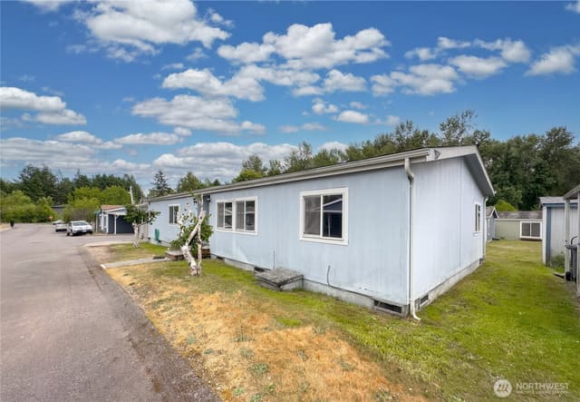 Property photo for 514 105th Street Ct E, Tacoma photo 5