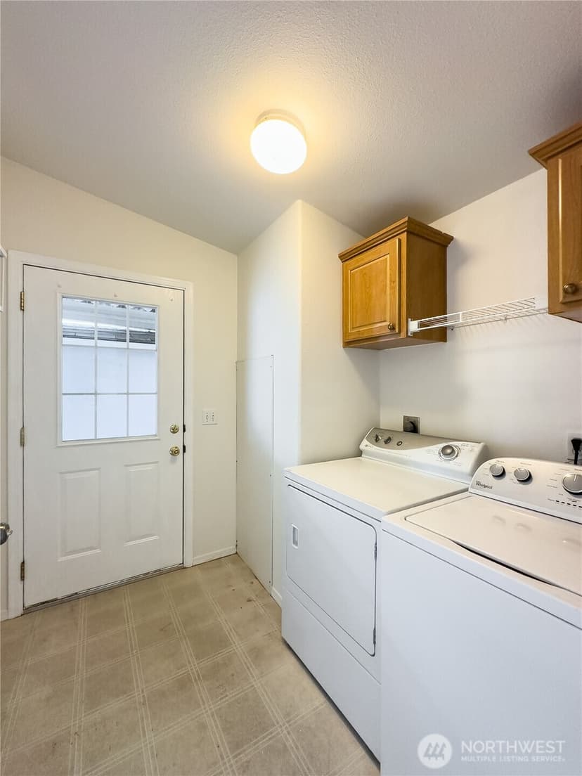 Property photo for 514 105th Street Ct E, Tacoma photo 9