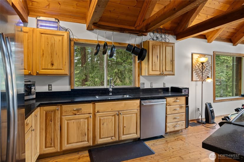 Property photo for 8607 Upper Peoh Point Road, Cle Elum photo 8