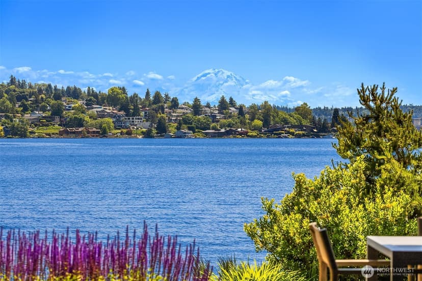Property photo for 7964 E Mercer Way, Mercer Island photo 11