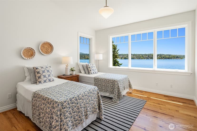 Property photo for 8260 Avalon Drive, Mercer Island photo 24