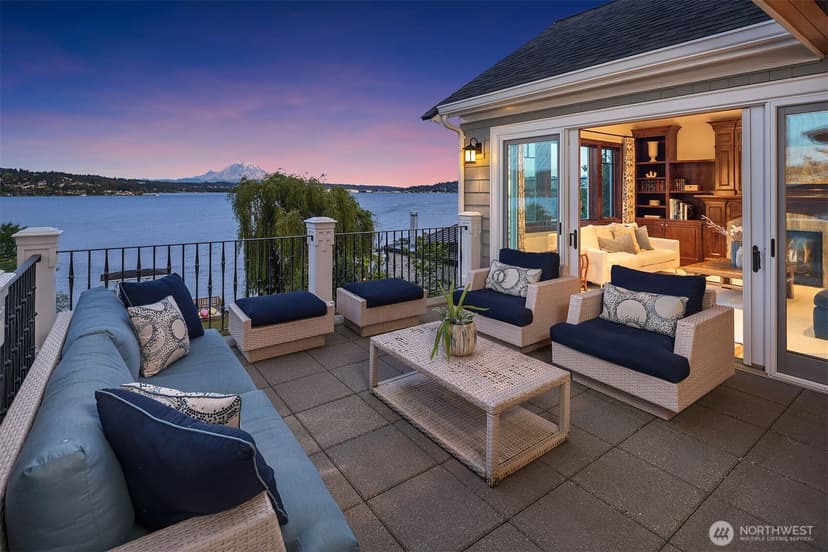 Property photo for 8260 Avalon Drive, Mercer Island photo 4