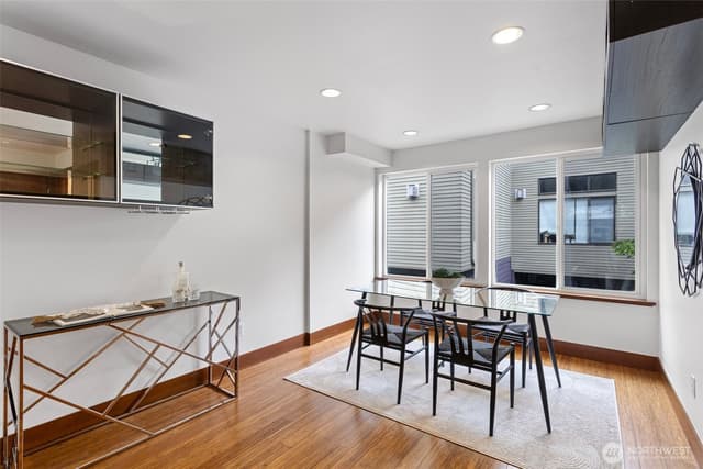 Property photo for 566 McGraw Street, Seattle photo 5
