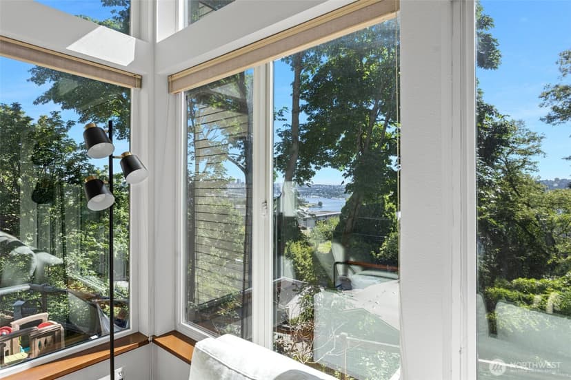 Property photo for 566 McGraw Street, Seattle photo 27
