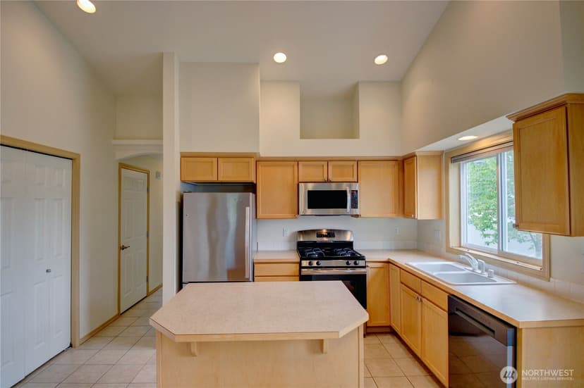 Property photo for 6120 73rd Avenue NE, Marysville photo 7