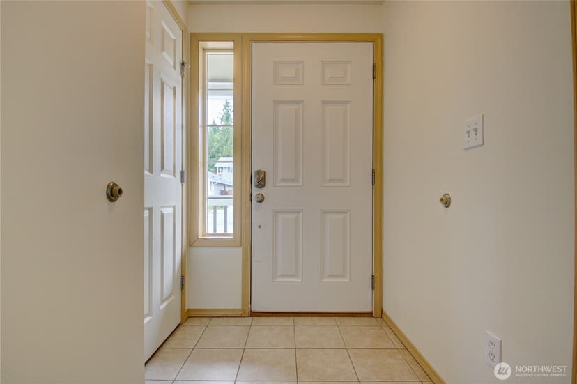 Property photo for 6120 73rd Avenue NE, Marysville photo 4