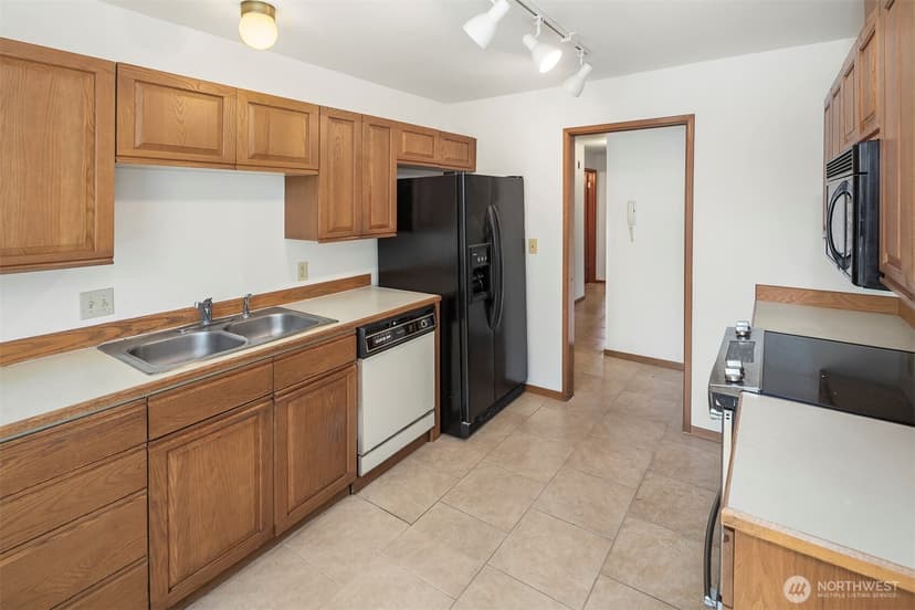 Property photo for 1312 S Massachusetts Street #202, Seattle photo 7