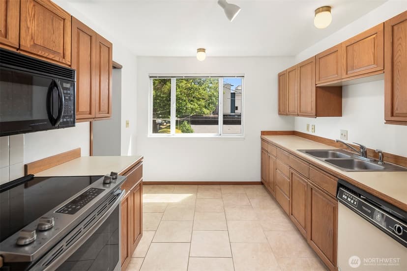 Property photo for 1312 S Massachusetts Street #202, Seattle photo 6