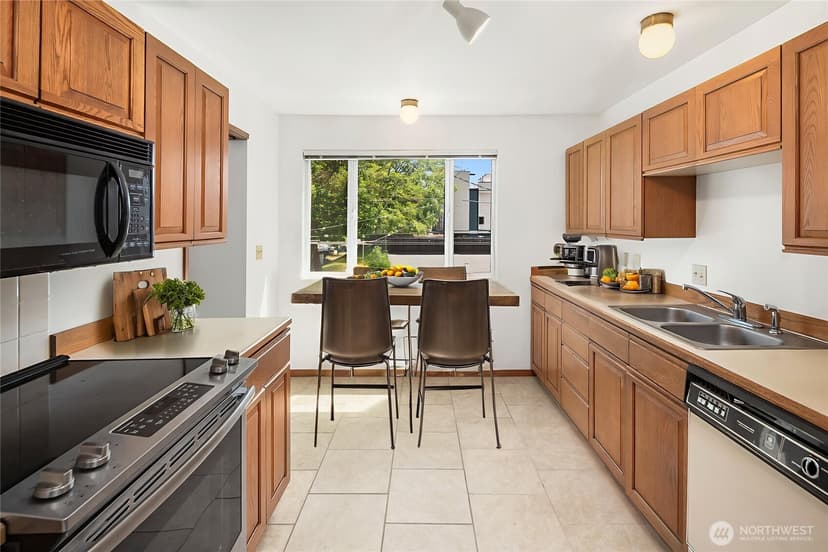 Property photo for 1312 S Massachusetts Street #202, Seattle photo 5