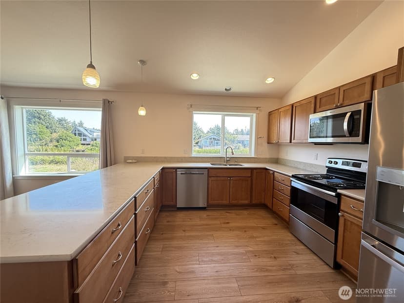 Property photo for 420 Point Brown Avenue SE, Ocean Shores photo 11