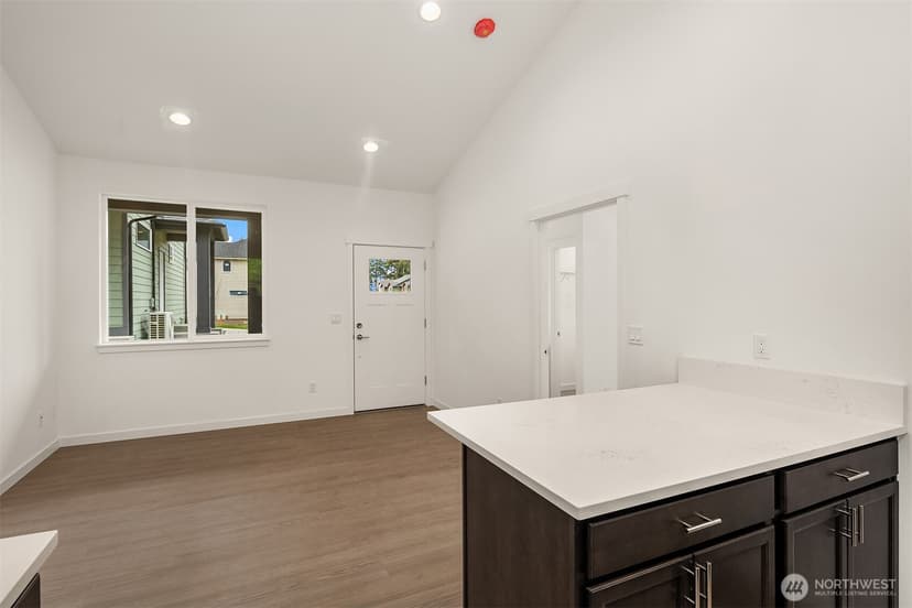Property photo for 1240 SW 124th Street #10C, Burien photo 5