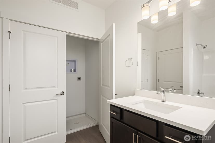 Property photo for 1240 SW 124th Street #10C, Burien photo 7