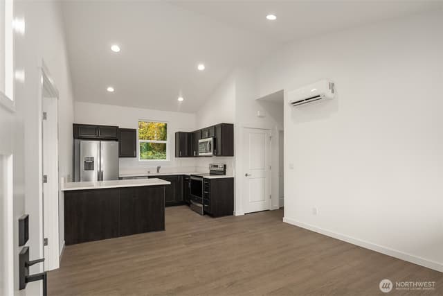 Property photo for 1240 SW 124th Street #10C, Burien photo 3