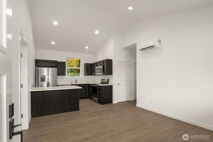 Property photo for 1240 SW 124th Street #10C, Burien photo 3