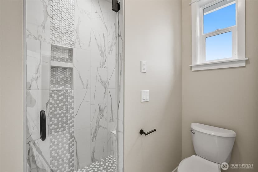 Property photo for 2225 124th Street SE, Everett photo 11