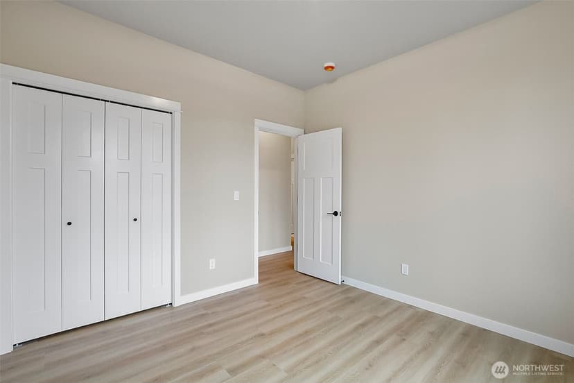 Property photo for 2225 124th Street SE, Everett photo 12