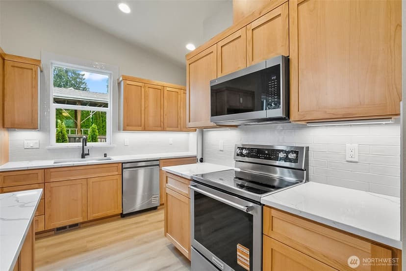 Property photo for 2225 124th Street SE, Everett photo 14