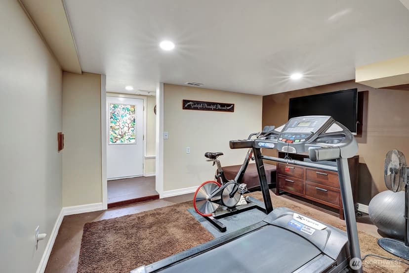 Property photo for 9266 44th Avenue SW, Seattle photo 28