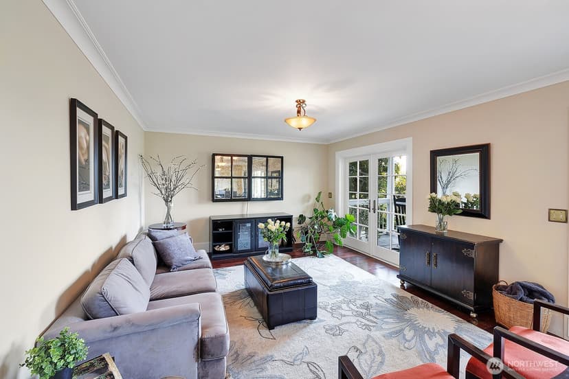 Property photo for 9266 44th Avenue SW, Seattle photo 10