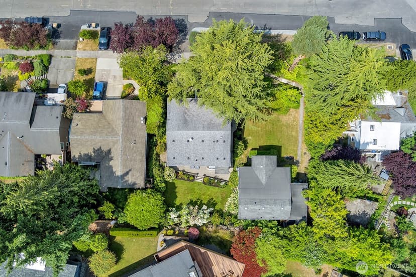 Property photo for 9266 44th Avenue SW, Seattle photo 32
