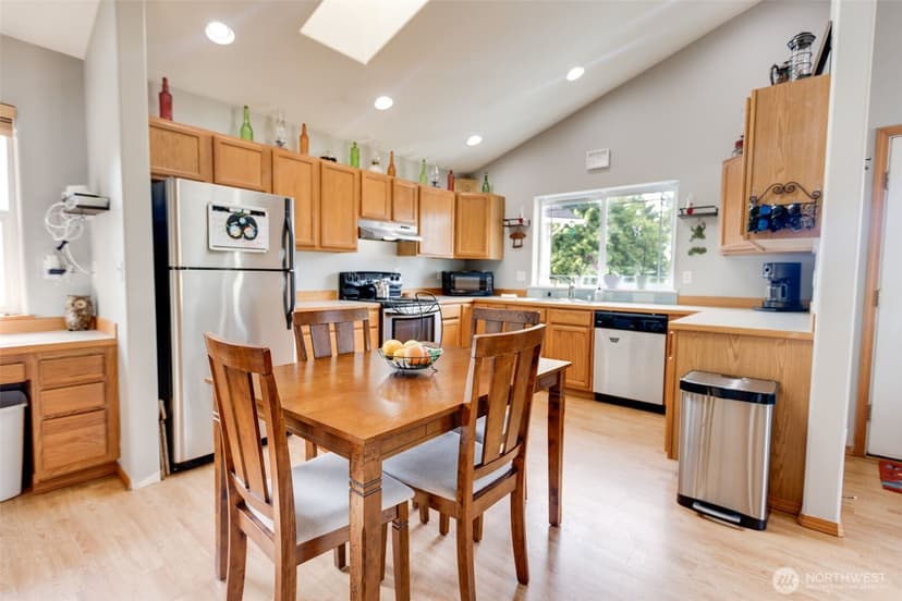 Property photo for 858 Willow Court SW, Ocean Shores photo 9