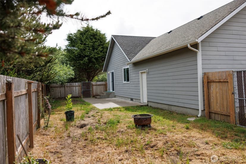 Property photo for 858 Willow Court SW, Ocean Shores photo 23