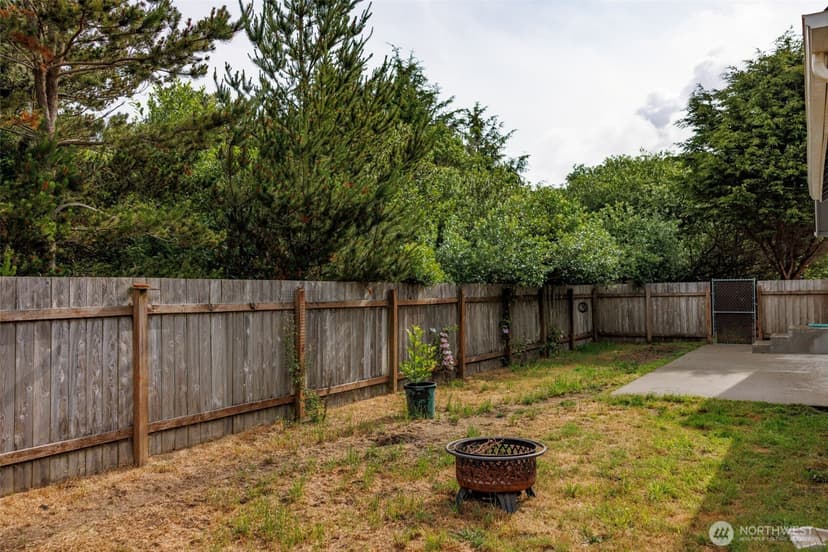 Property photo for 858 Willow Court SW, Ocean Shores photo 24