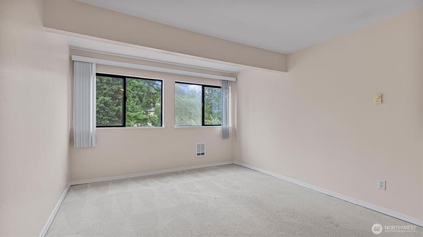 Property photo for 19428 Aurora Avenue N #332, Shoreline photo 16
