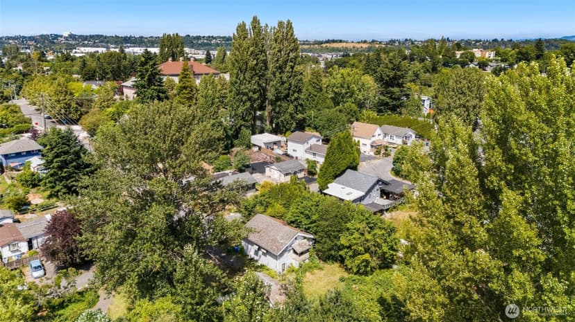 Property photo for 565 S Director, Seattle photo 8