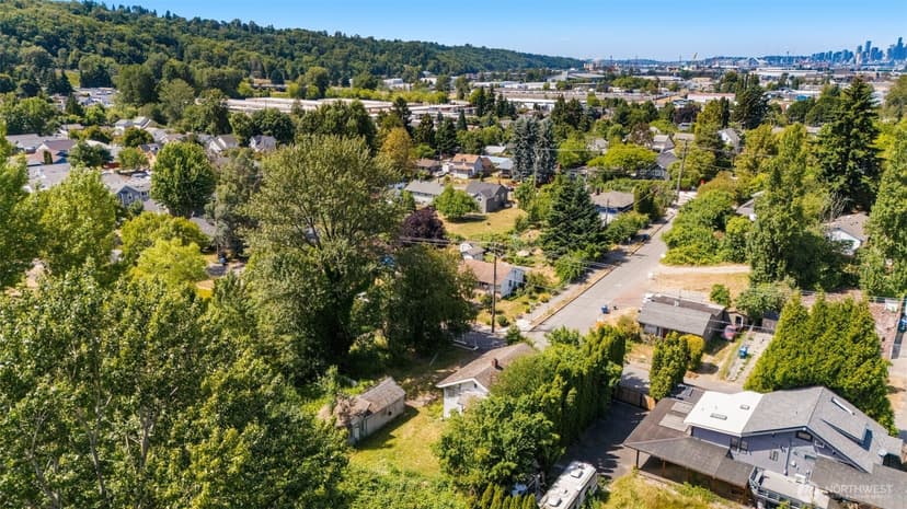 Property photo for 565 S Director, Seattle photo 16