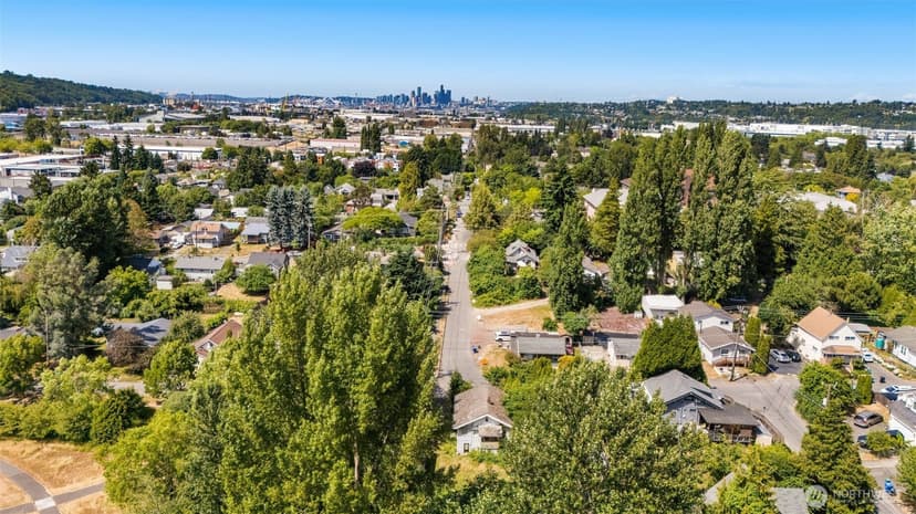 Property photo for 565 S Director, Seattle photo 14