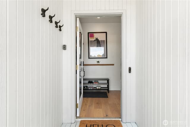 Property photo for 600 SW Cloverdale Street, Seattle photo 2