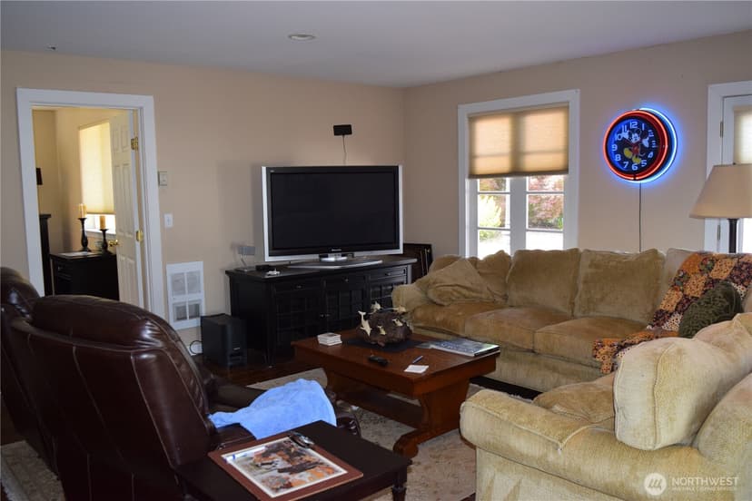Property photo for 3538 Beach Drive E, Port Orchard photo 30