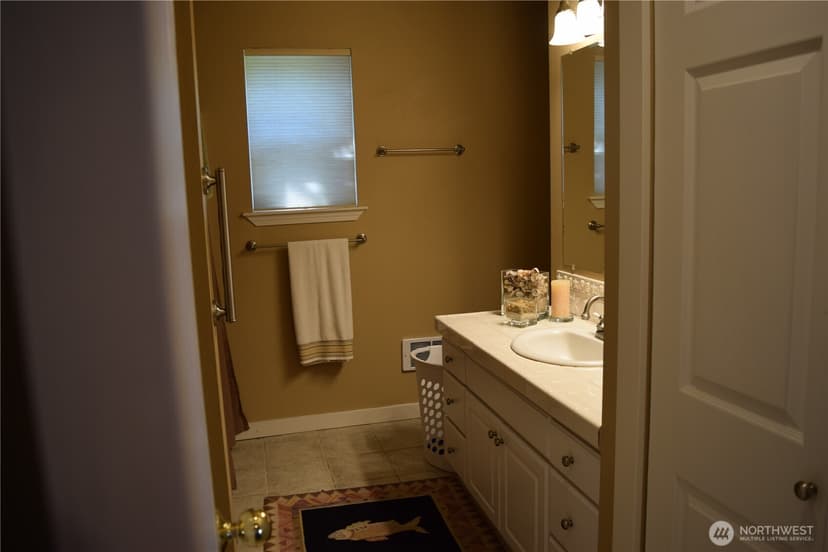 Property photo for 3538 Beach Drive E, Port Orchard photo 32